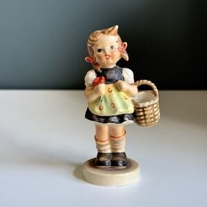 Vintage Goebel Hummel Sister Girl w/ Basket‎ #98/0 Figure MINT T64